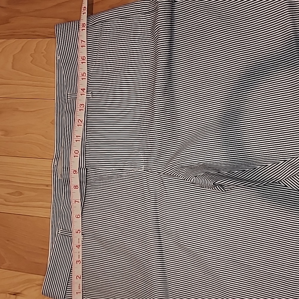 Striped cropped pants - Picture 2 of 5